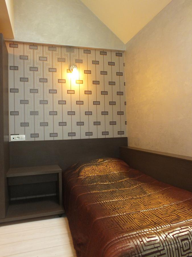 Single Room Bathroom